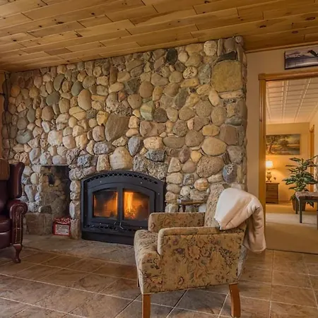 Pine Ridge, Log Home With Lake View And Backyard Invermere Exterior photo