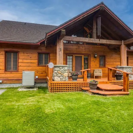 Pine Ridge, Log Home With Lake View And Backyard Invermere Exterior photo