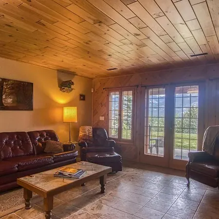 Pine Ridge, Log Home With Lake View And Backyard Invermere Exterior photo